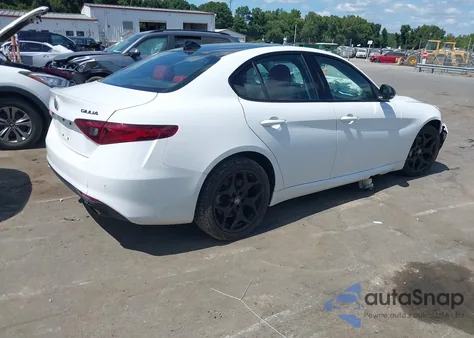 2021 Alfa Romeo Giulia Awd z USA, uszkodzony, nr VIN ZARFANANXM7644302
